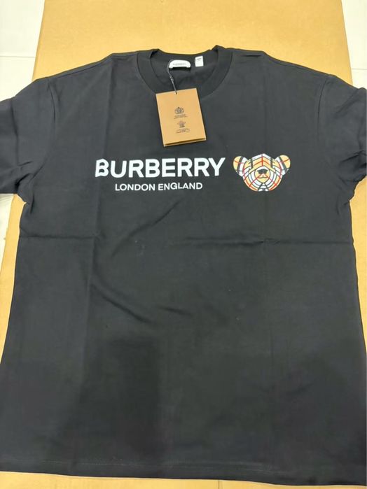 T-shirt preta burberry