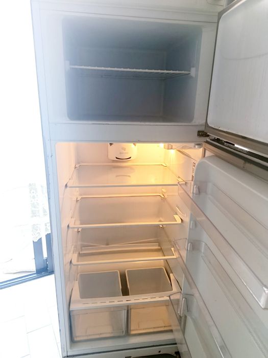 Frigorífico em bom estado.