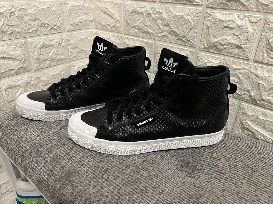 Кеди adidas кросівки