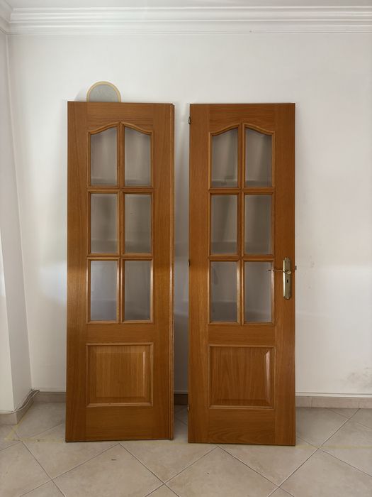 5 Portas de madeira maciça