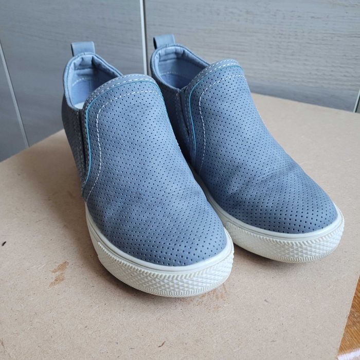 niebieskie botki damskie, kryty obcas r. 35 stan idealny