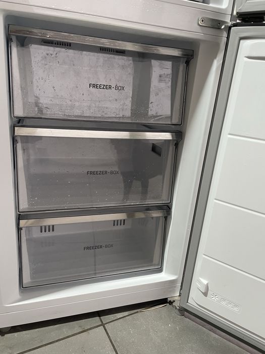 Frigorífico Combinado TEKA RBF 88680 SS (No Frost - 201 cm - 378 L - Inox)