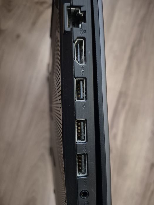 ASUS TUF Gaming FX705D – 17,3", GTX 1650, Ryzen 5, SSD, 8 GB RAM