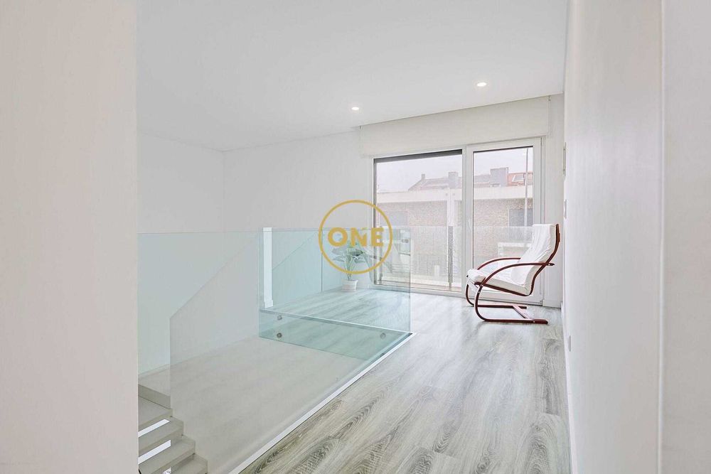 Moradia T4 com 262m2
