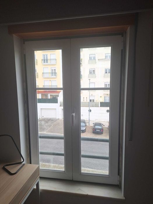 Janelas Oscilobatentes (Alumínio)