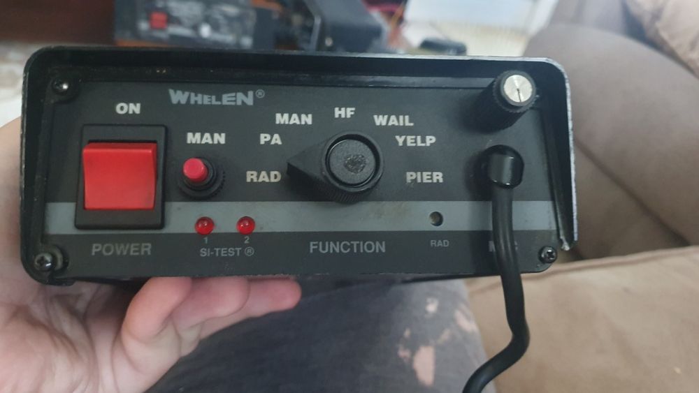 Whelen USA  lampy i generatory alarmowe Z WIĄZKAMKI  nie elektra elfir federal signal -  taniej nie będzie :)