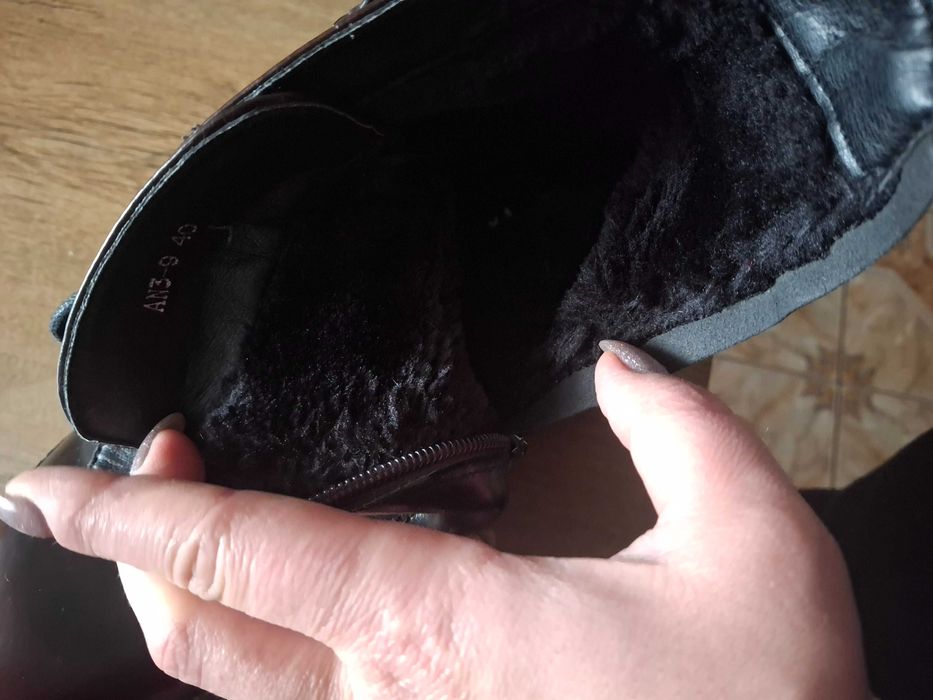 Продам черевики.