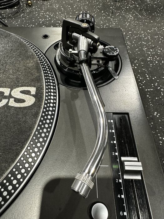 1x technics SL-2210M3D
