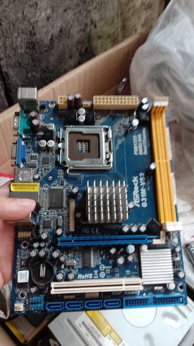 Czesci starego Pc plyta głownaG31M-VS2, Grafika  Radeon 9200 64M