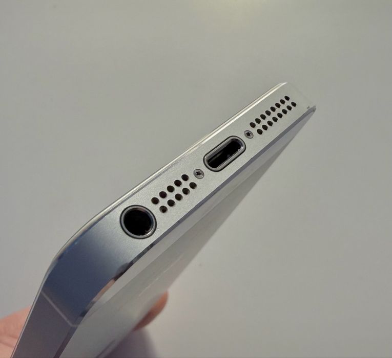 Продам Iphone Айфон 5S