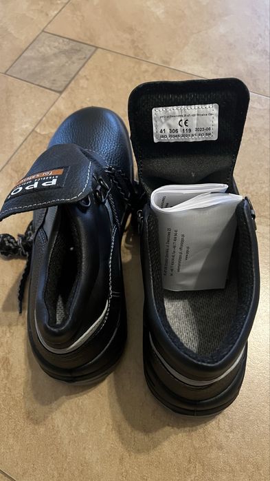 Sprzedam buty robocze ocieplane rozmiar 41 nowe