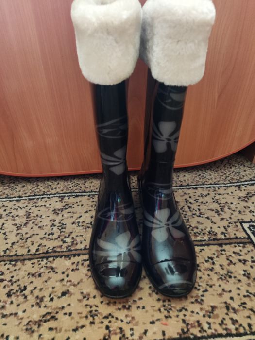 Продам резинові чоботи 37 розмір