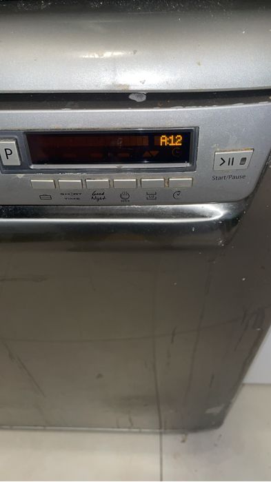 Vendo maquina  Lavar loica Hotpoint para peças