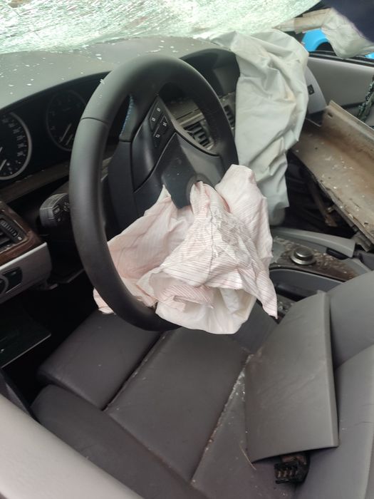 Автомобіль  БМВ 530І