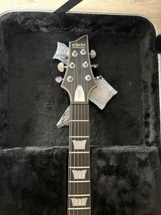 Schecter C-1 Platinum + case
