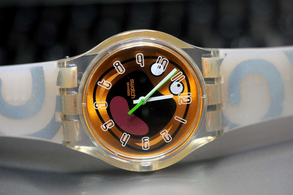 Swatch Jelly in Jelly 108 AG – Ícone de Transparência & Design Vintage