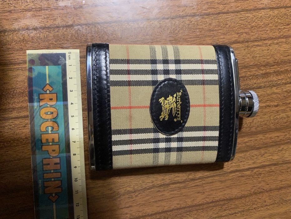 Cantil Burberry - 170ml (6oz)