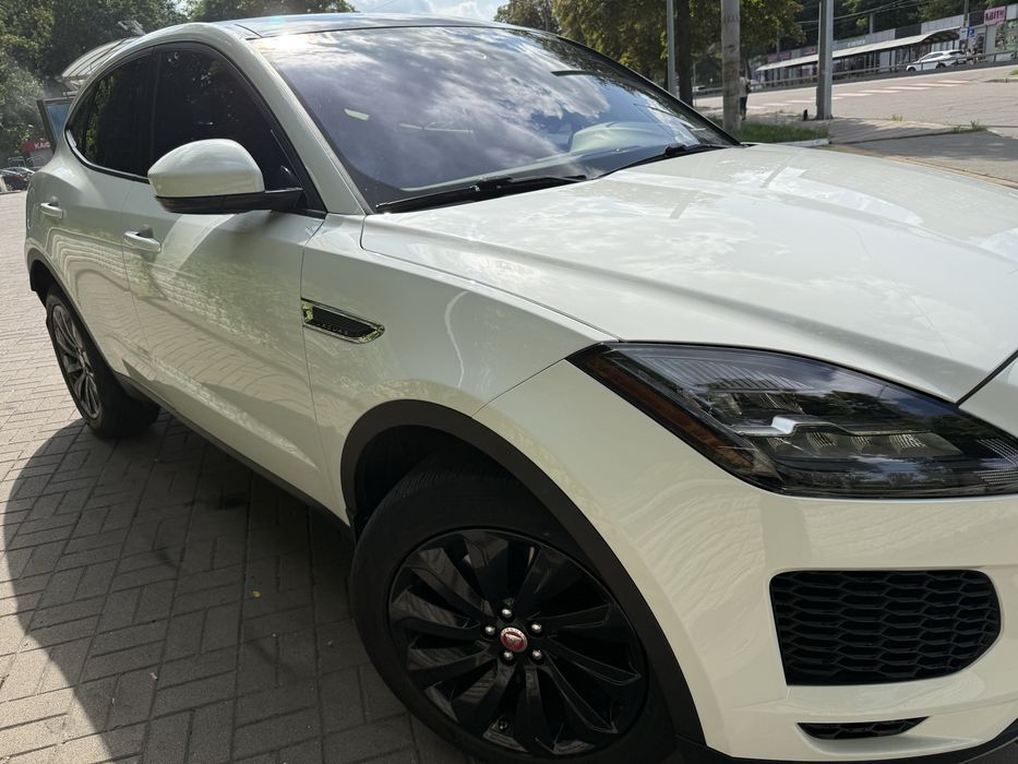 Jaguar E~Pace 250к.с.