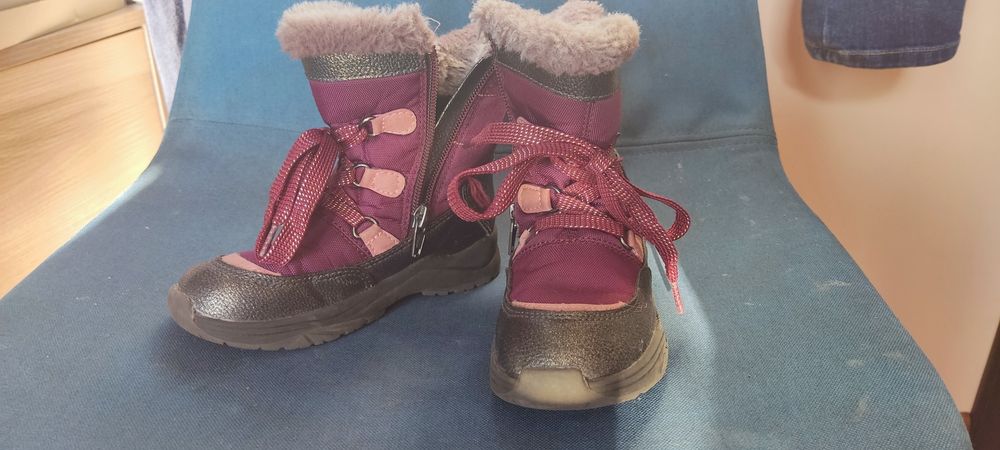 Buty kozaki dla dziewczynki stan dobry widać