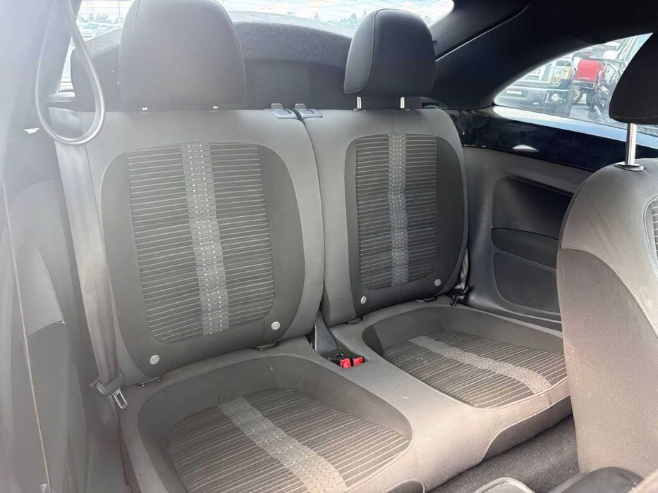Volkswagen Beetle      2015