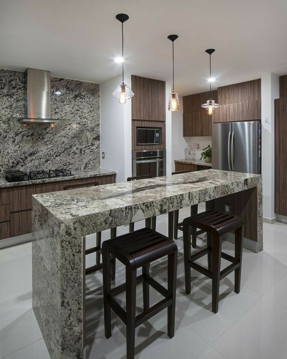 Стільниця гранітна