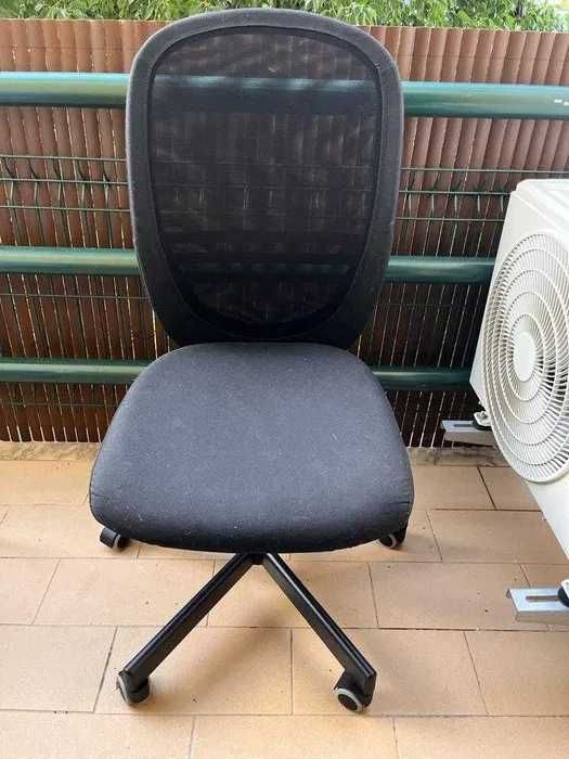 Cadeia Giratória e Luminária com Lâmpada LED