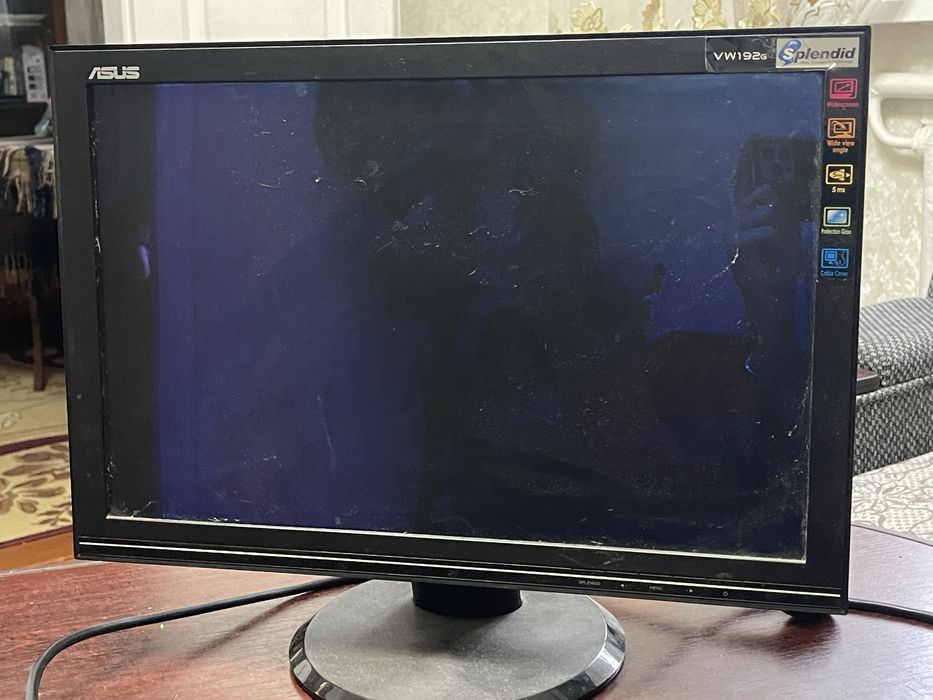 Продам Asus VW192G