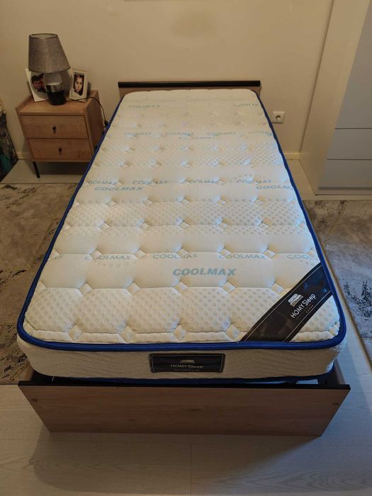 Cama de solteiro c/ arrumação como nova
