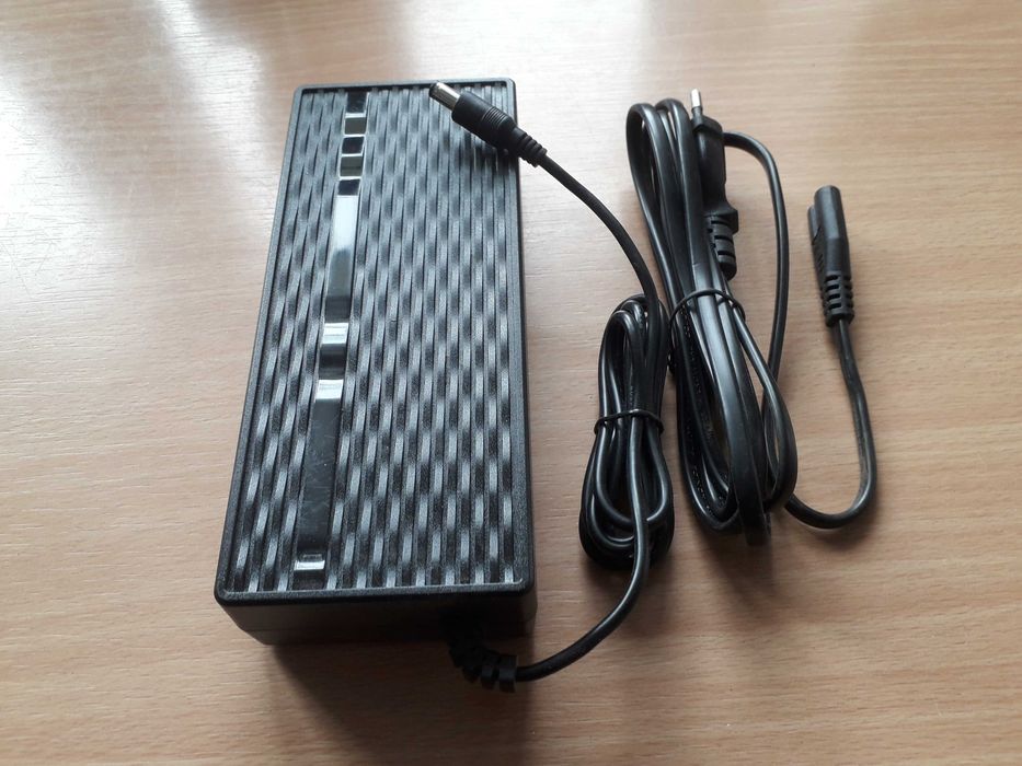 Mocna ładowarka zasilacz do elekt. hulajnogi 3 Ampery 42 Volt