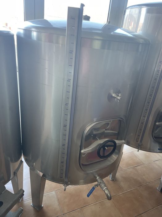 Deposito sempre cheio Inox 300 LT novo