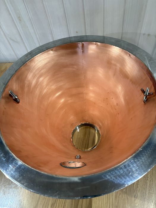 Мідний дистилятор 75 л з джин-кошиком.