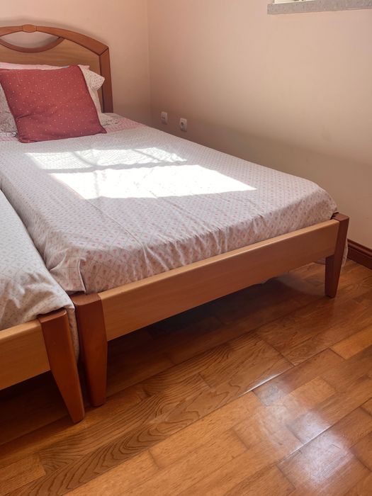 Conjunto de Camas Individuais com Colchão
