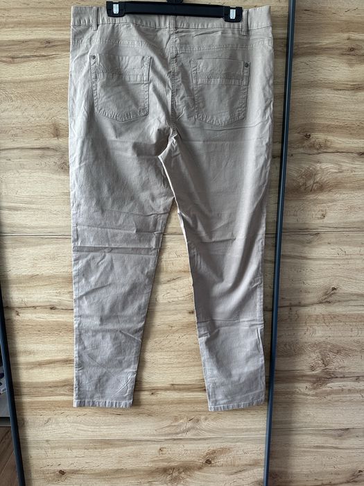 Spodnie damskie materiałowe / plus size / 44-46