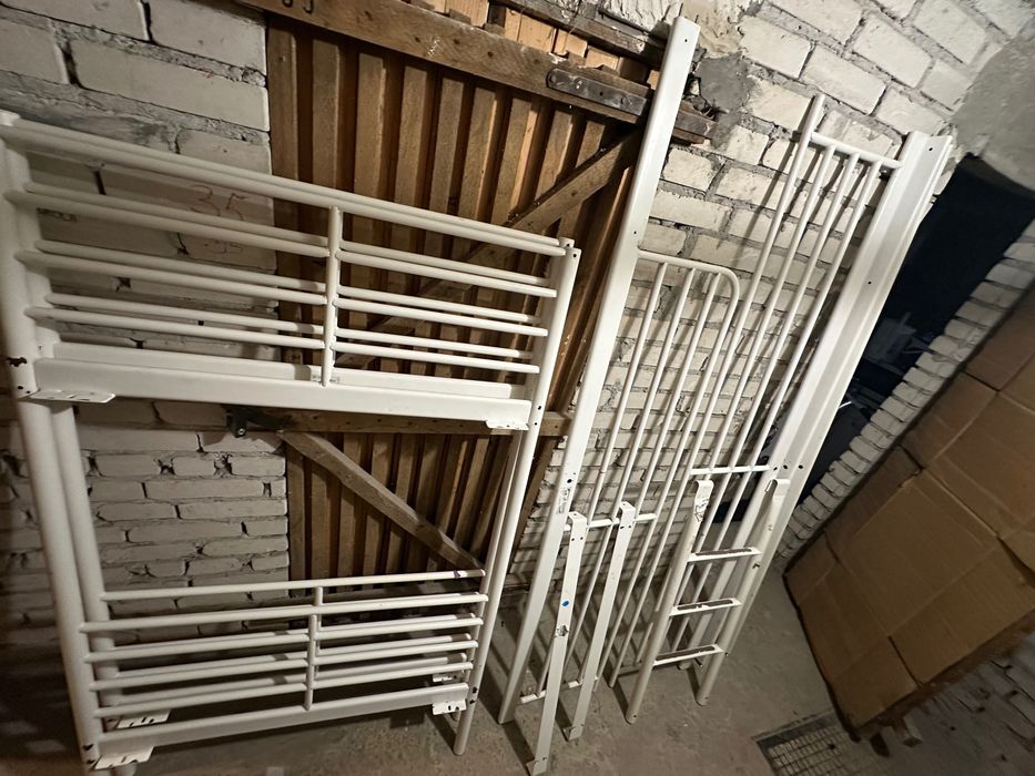 Metalowe łóżko piętrowe IKEA Svarta