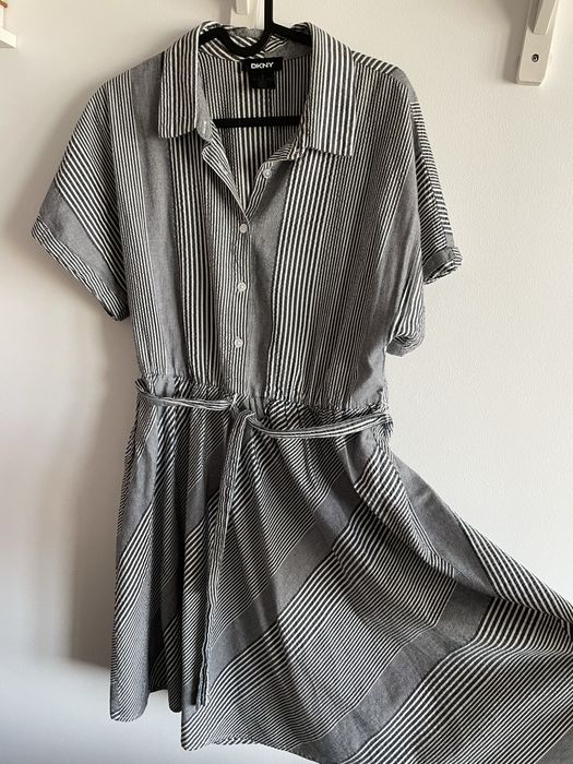 Sukienka DKNY rozkloszowana w paski