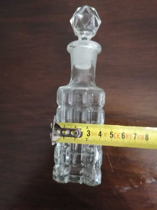 Glass bottle with cap495639424381102082