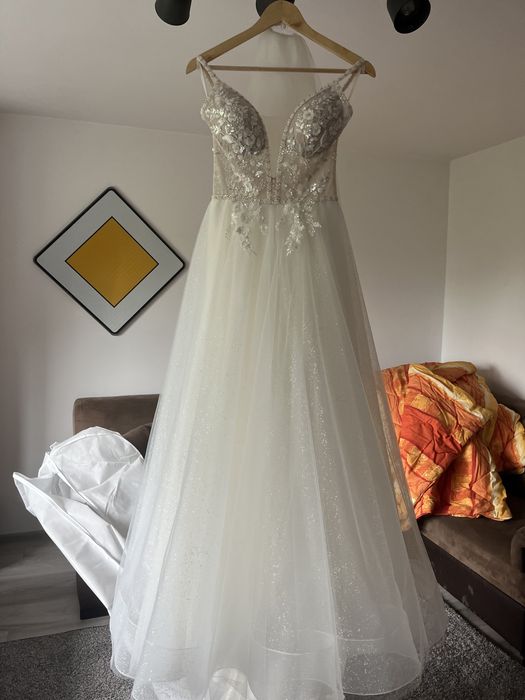 Suknia ślubna glamour