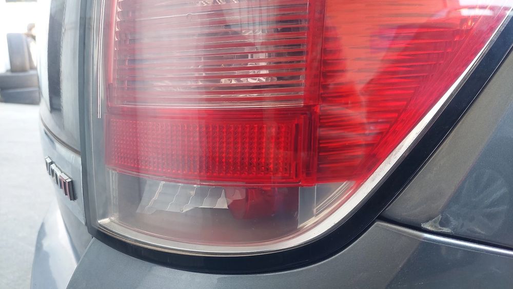 Farolim direito OPEL Astra H Caravan (L35)
