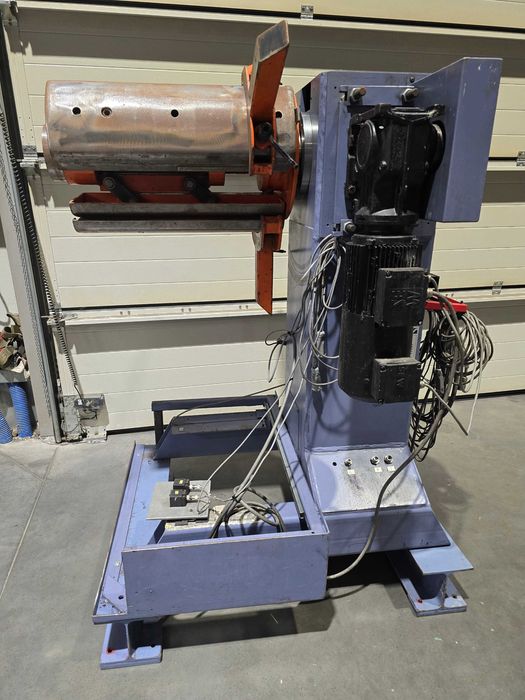Rozwijak do blachy 500mm 3500kg   hydrauliczny