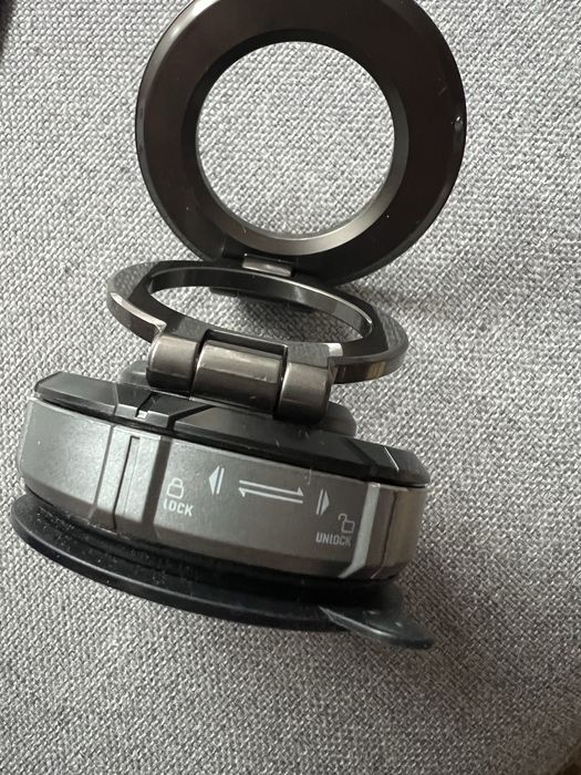 Uchwyt magnetyczny na telefon