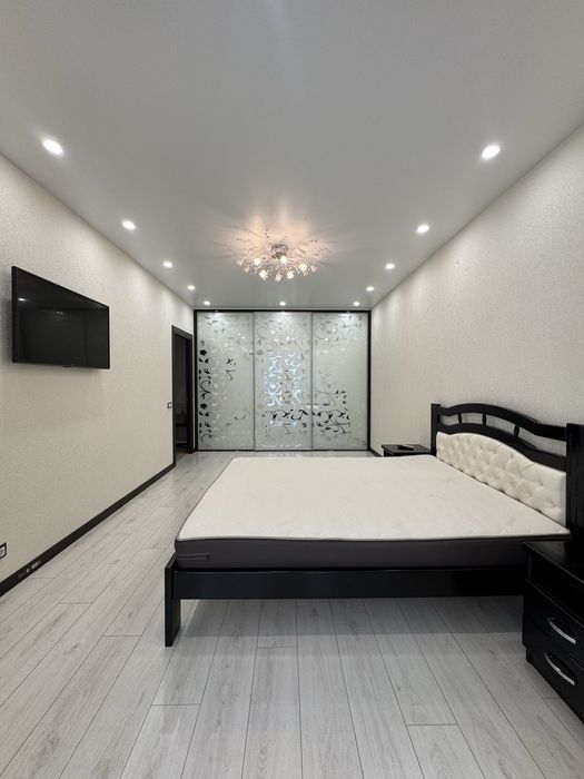 Квартира з ремонтом на центральній  Митниці