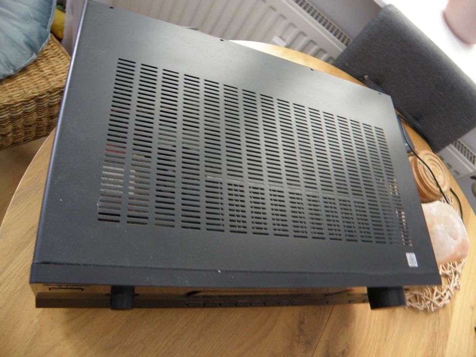 Amplituner AV Sony
STR-DH500