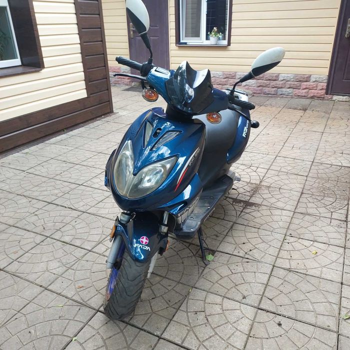 Скутер KEEWAY F-ACT в хорошем состоянии со шлемом