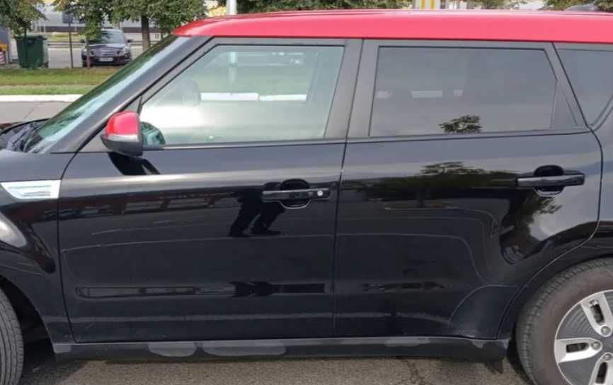 Двері Kia Soul EV колір ABR кіа сол соул дверь двери