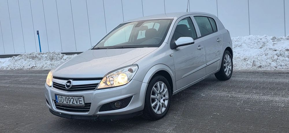 Opel Astra 1.6 benzyna, alufelgi, niski przebieg, ładnie utrzymany, raty prywatne