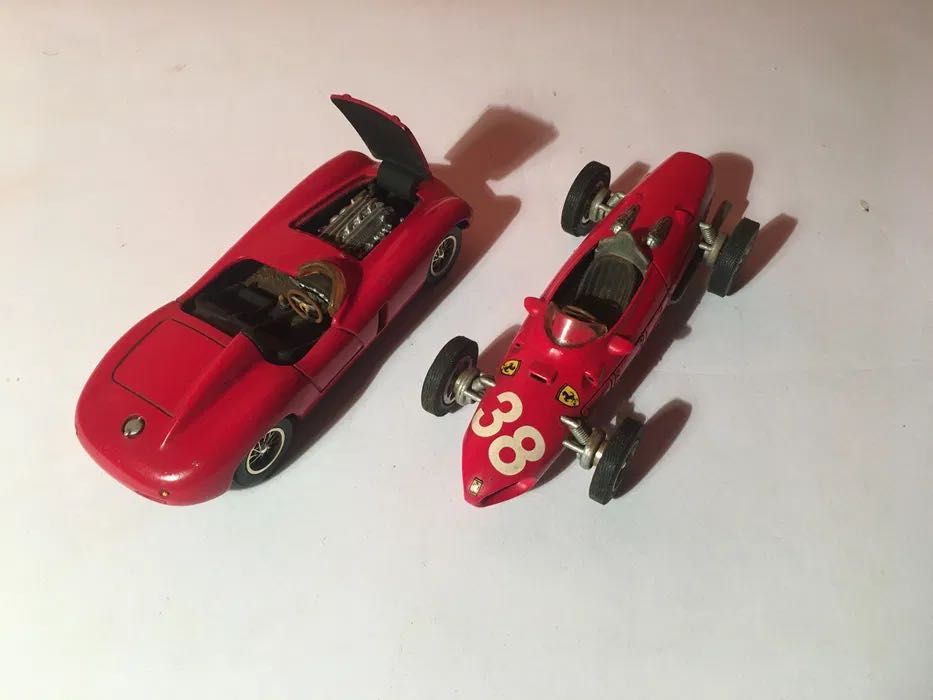 FERRARI ( 2 ) - anos 90 - escala 1/43 ?