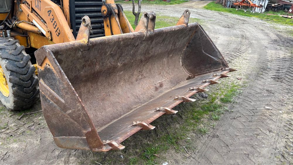 Retroescavadora caterpillar 438