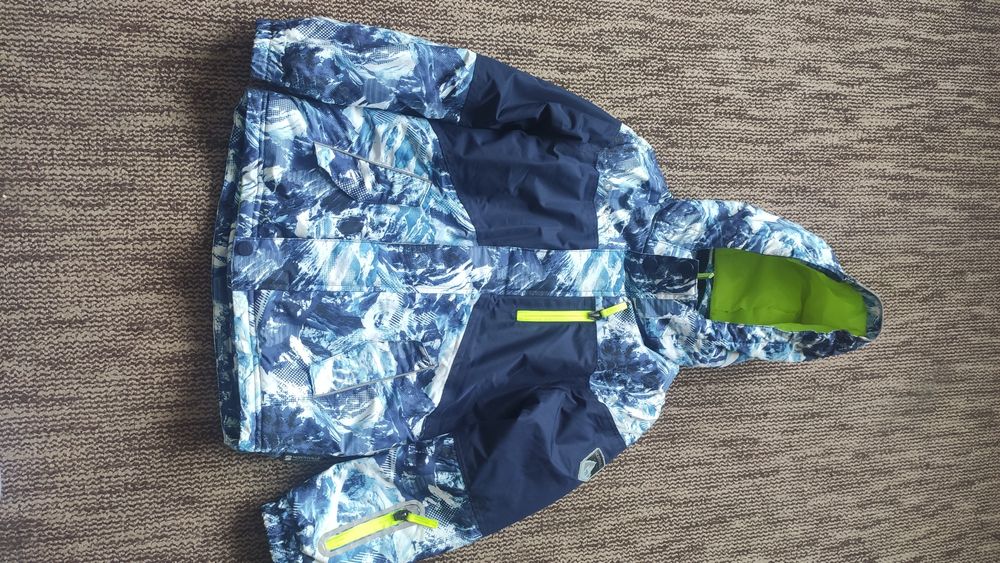 Продам куртку на хлопчика