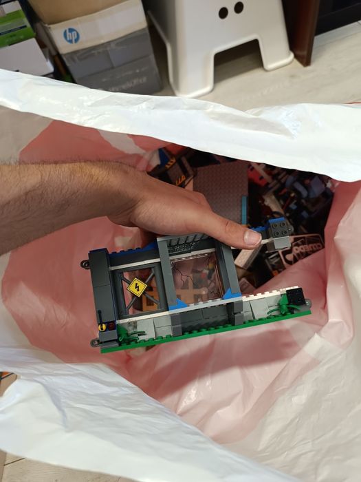 Lote LEGO 3.2kg - Barco Guarda Costeira + Jurassic Park + Star Wars