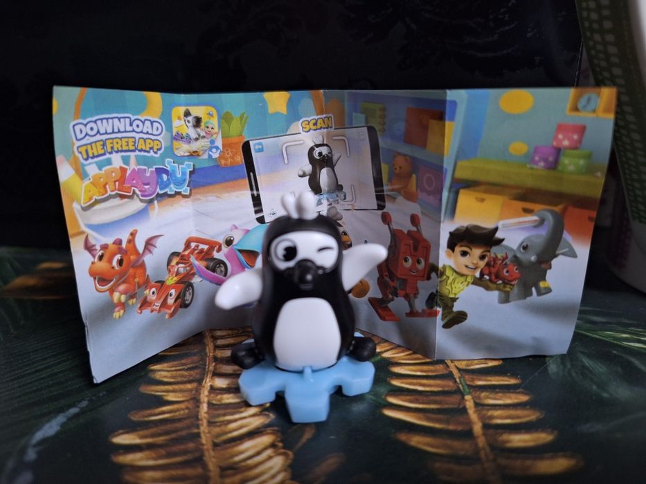 Figurka kinder Applaydu pingwin VQ044